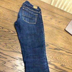 American eagle artist crop jeans. Two button